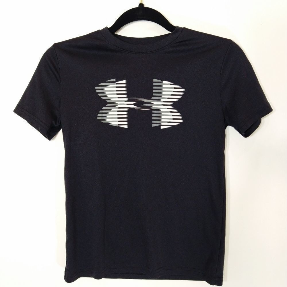 Under Armour Youth athletic running shirt Size M